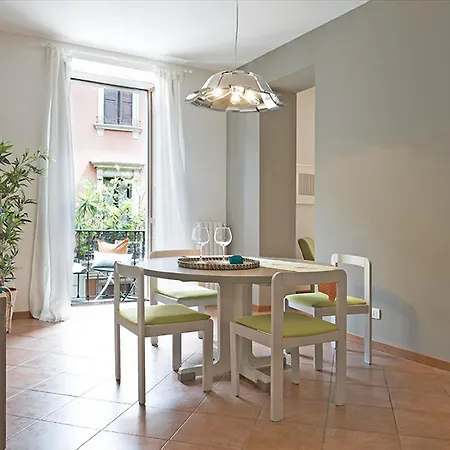 Daire Guesthost - Corso Chic Milano