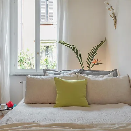 Guesthost - Corso Chic Μιλάνο