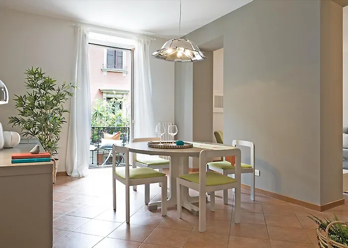 Daire Guesthost - Corso Chic Milano
