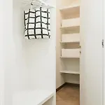 Guesthost - Corso Chic Milan